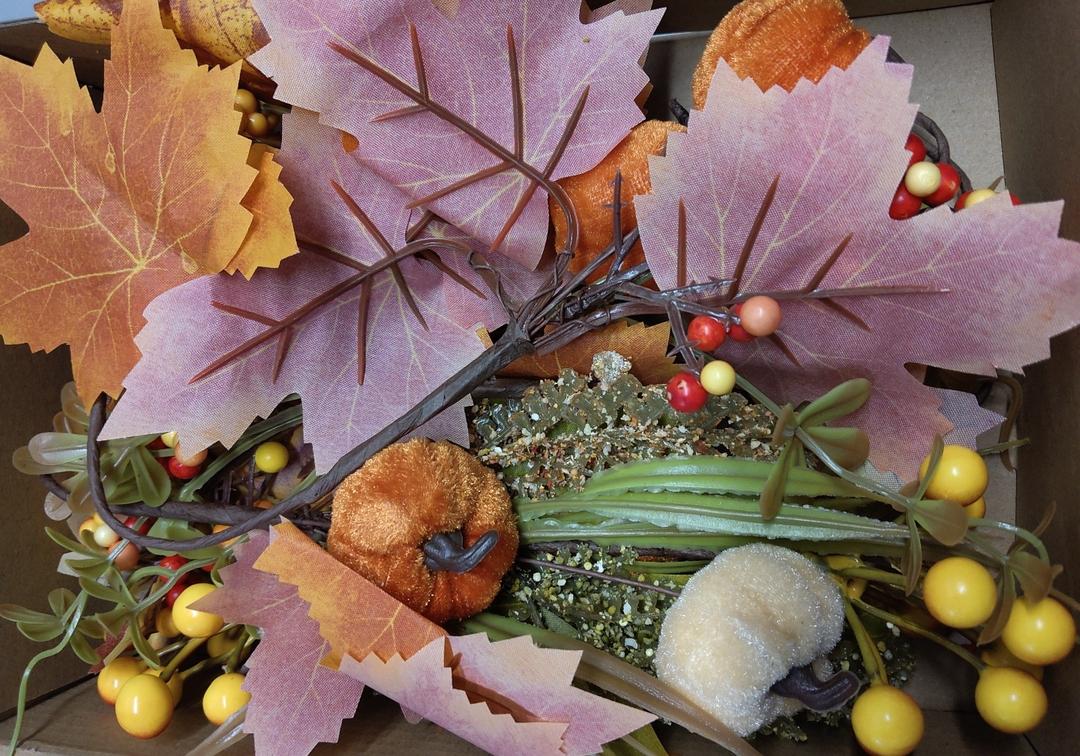 Fall Decoration Pieces 3 Boxes