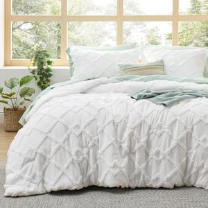 Bedsure Boho Comforter Set Queen - White Tufted Queen Size Comforter, 3 Pieces Farmhouse Shabby Chic Embroidery Bed Set, Soft Fluffy Geometric Pattern Bedding for All Seasons (02 - White - Diamond Like)