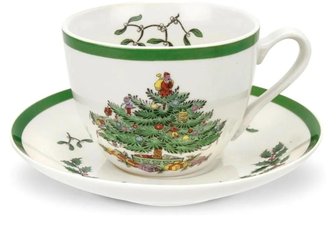Spode Christmas Tree Teacup & Saucer Set - 7 Oz Earthenware Cup for Tea, Coffee, Cappuccino, Espresso - Holly & Mistletoe Holiday Accents - Holiday Collection Design for Gifting