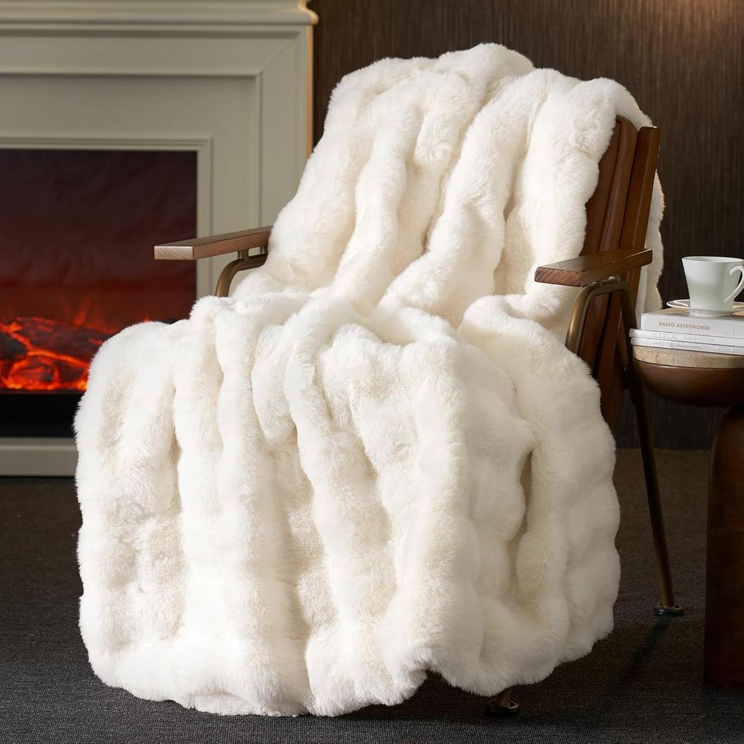 Amlie Home Faux Fur Throw Blanket for Bed, Ultra Soft Fuzzy Plush Bubble Blanket for Bedroom & Bed Decor, 90"x90", Cream White