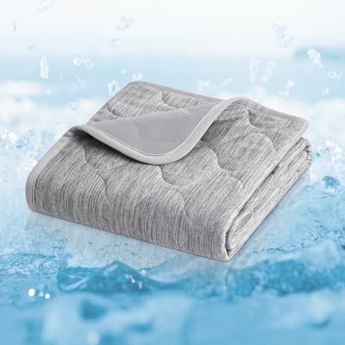Cozy Bliss Leakproof Cooling Blanket for Medium Dogs – Q-Max>0.4, Durable & Washable Dog Cooling Mat for Hot Weather, Soft Pet Throw & Couch Protector for Dogs & Cats, 30x40 Inch, Heather Silver Grey