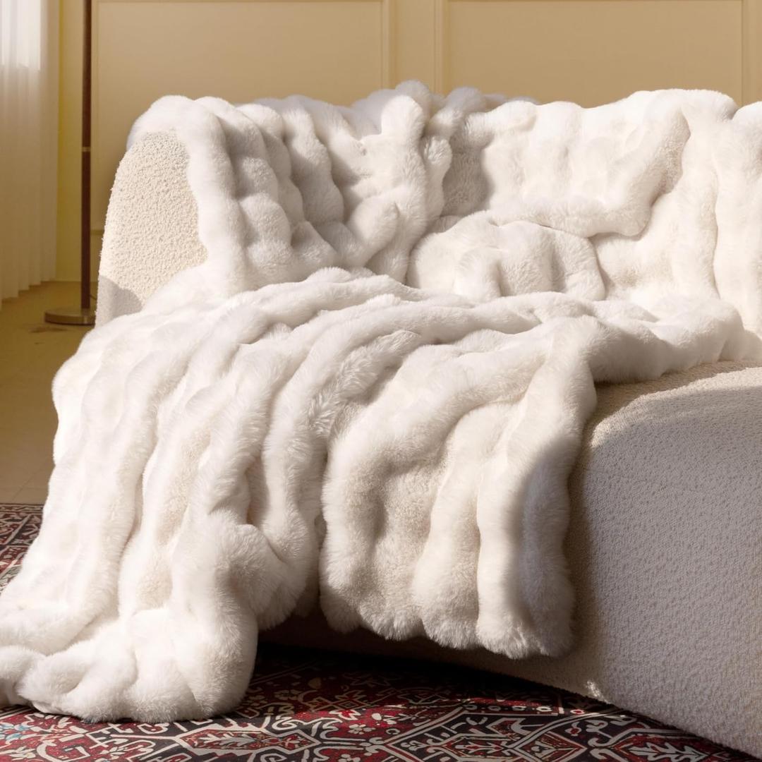 Blunique Ultra Soft Cozy Faux Fur Throw Blanket, Fuzzy Plush Thick Bubble Blanket, Luxury Fluffy Blanket for Couch, Sofa, Bedroom, and Living Room, 50x60 Inches, Cream White