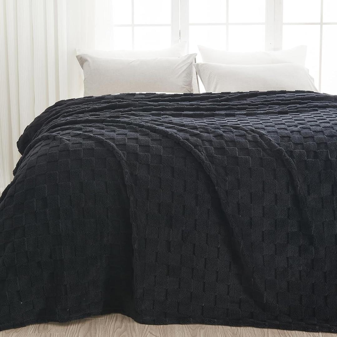 NEWCOSPLAY Super Soft Queen Blanket Black Premium Silky Flannel Fleece 3D Checkered Lightweight Bed Blanket All Season Use (Black Checkered, Queen(90"x90"))