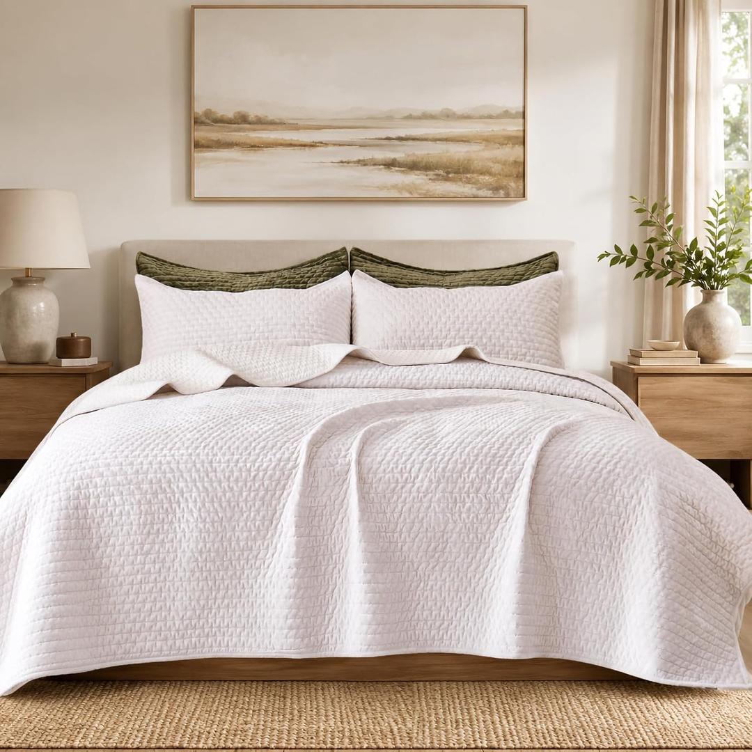 Luxury Velvet Quilt Set Oversized King Size 120x128 Striped Pick Stitch 3 Piece Bedspread with 20x36 Pillow Shams Soft Coverlet Bedding Set Lightweight Comforter for All Season Ivory White, Super King-120x128