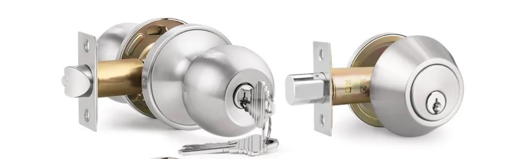 Keyed Entry Door Knob and Single Cylinder Deadbolt Combination Set in Satin Nickel, Exterior Door Knob with Deadbolt, Keyed Alike Door Lock Sets Deadbolt Combo