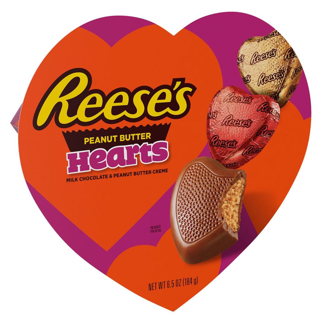 REESE'S Chocolate Peanut Butter Creme Hearts, Valentine's Candy Gift Box, 6.5 oz