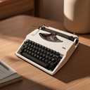 White Vintage-Style Manual Typewriter with Carrying Case, 2 Ink Ribbons & 100 Kraft Sheets, Retro Mechanical Writing Machine, Desk Decor for Home Office & Study