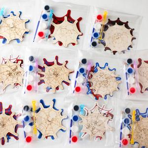 Saypacck 12 Set Halloween Crafts Halloween Spider Web Craft Kit Party Supplies Spider Web Wooden Painting Set with Bubble Stick Christmas Birthday Gift Pack Suitable for Party Supplies Gifts