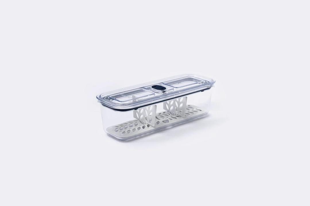 Latchlok Click 6.2 Cup Food Storage Container with Raiser & Divider, Storm