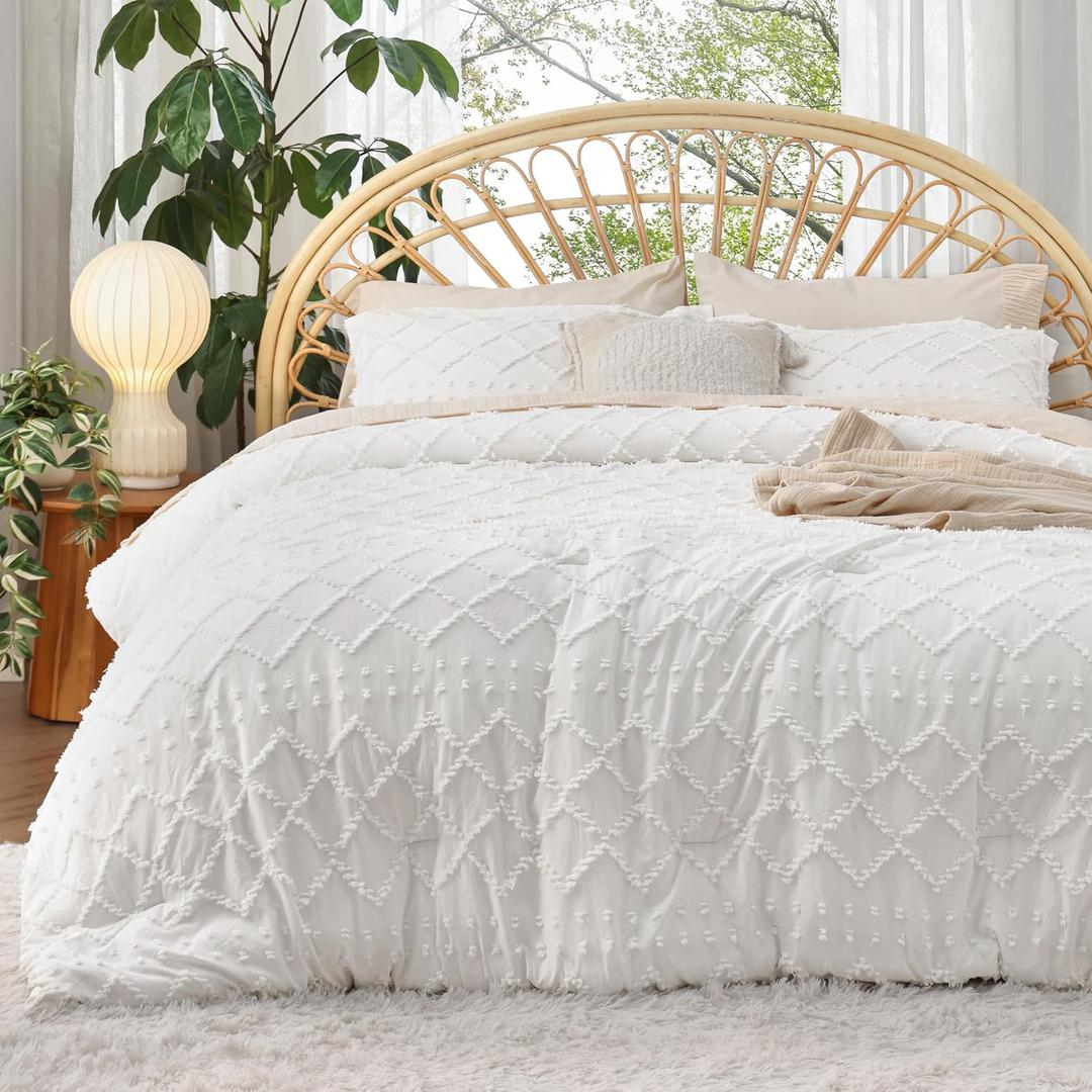 Bedsure Queen Comforter Set - White Comforter, Boho Tufted Bedding Comforter Set for Kids, 3 Pieces Farmhouse-Style Bed Set for All Seasons, Fluffy Soft Bedding Set with 2 Pillow Shams