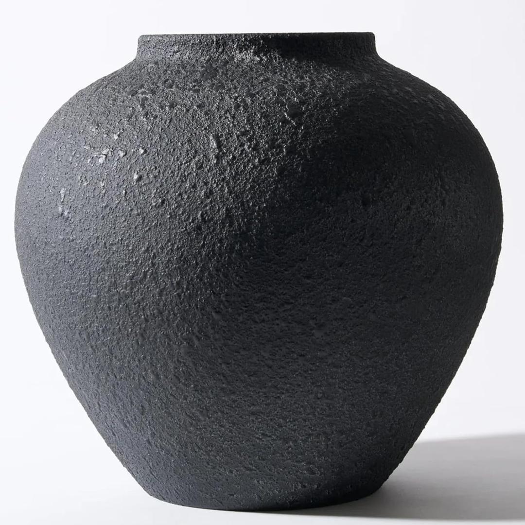 Black Large Round Vase Pottery Look for Home Decor, Arina Black Rustic Iron Vase Modern Farmhouse, Console Table Decor, Earthy Textured Metal Big Black Round Vases for Centerpieces, Jarrones Grandes