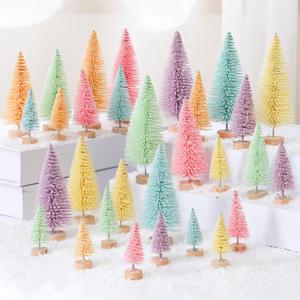 Soulchen 30 Pcs Pastel Mini Christmas Trees 1.6-5 Inch Pink Canyland Christmas Village Centerpieces Tables Decor Bottle Brush Xmas Sisal Trees with Wood Base for Xmas Table Top DIY Craft (5 Size)