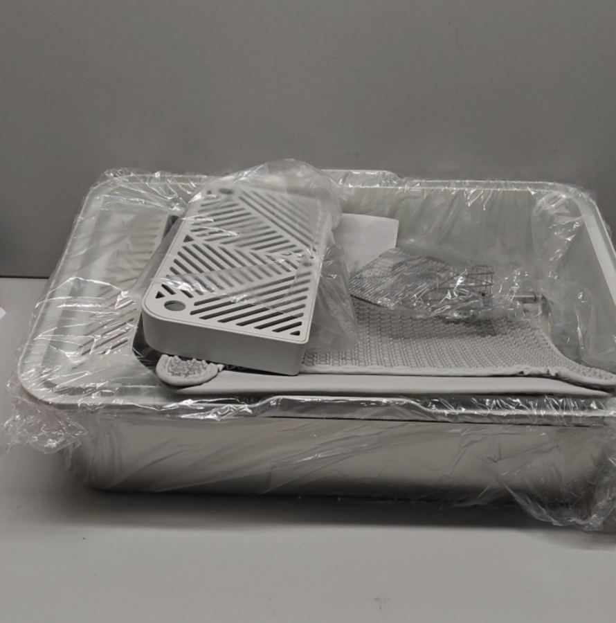 Large Stainless Steel Cat Litter Box, Enclosed Litter Box for Multiple Cats, Spacious and Easy to Maintain, Sturdy Metal Construction with Upper Cover, Litter Pad, Shovel and Footboard (Silver Gray)