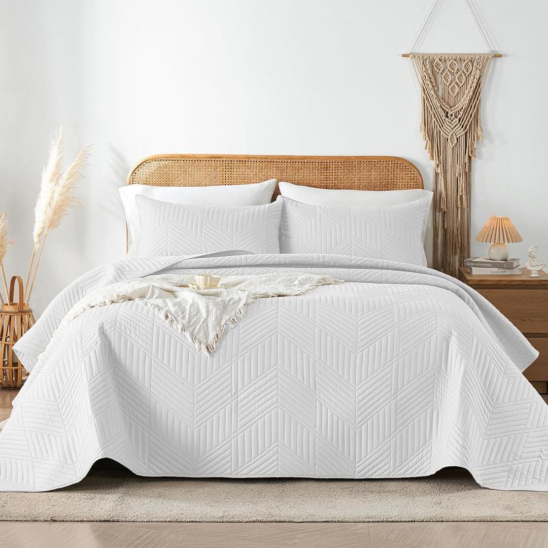 Davulos Queen Quilt Bedding Set,White Ultrasonic Full/Queen Quilt Set Reversible Microfiber Bedspread,Lightweight Soft Modern Geometric Coverlet Set for All Seasons(1 Quilt,2 Pillow Shams