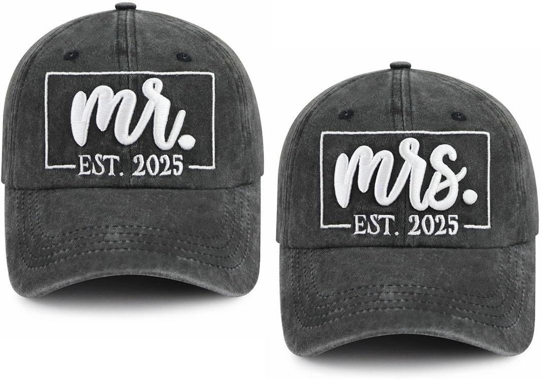 Mr and Mrs Gifts 2025, Embroidered Engagement Party Decorations Baseball Cap, Adjustable Couples Gifts Groom Bride Hat, Birthday Honeymoon Wedding Gifts Black (Black)
