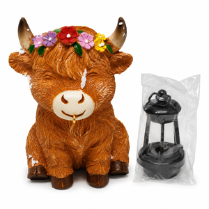 Qmaggice Garden Statues Highland Cow with Solar Lantern, Outdoor Highland Cow Figurines Decorations for Patio Yard Lawn Ornaments, Gifts for Mom/Grandma Birthday Housewarming