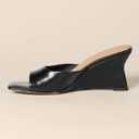 Amazon Essentials Women's Wedge Sandals, Black Faux Leather, 9.5