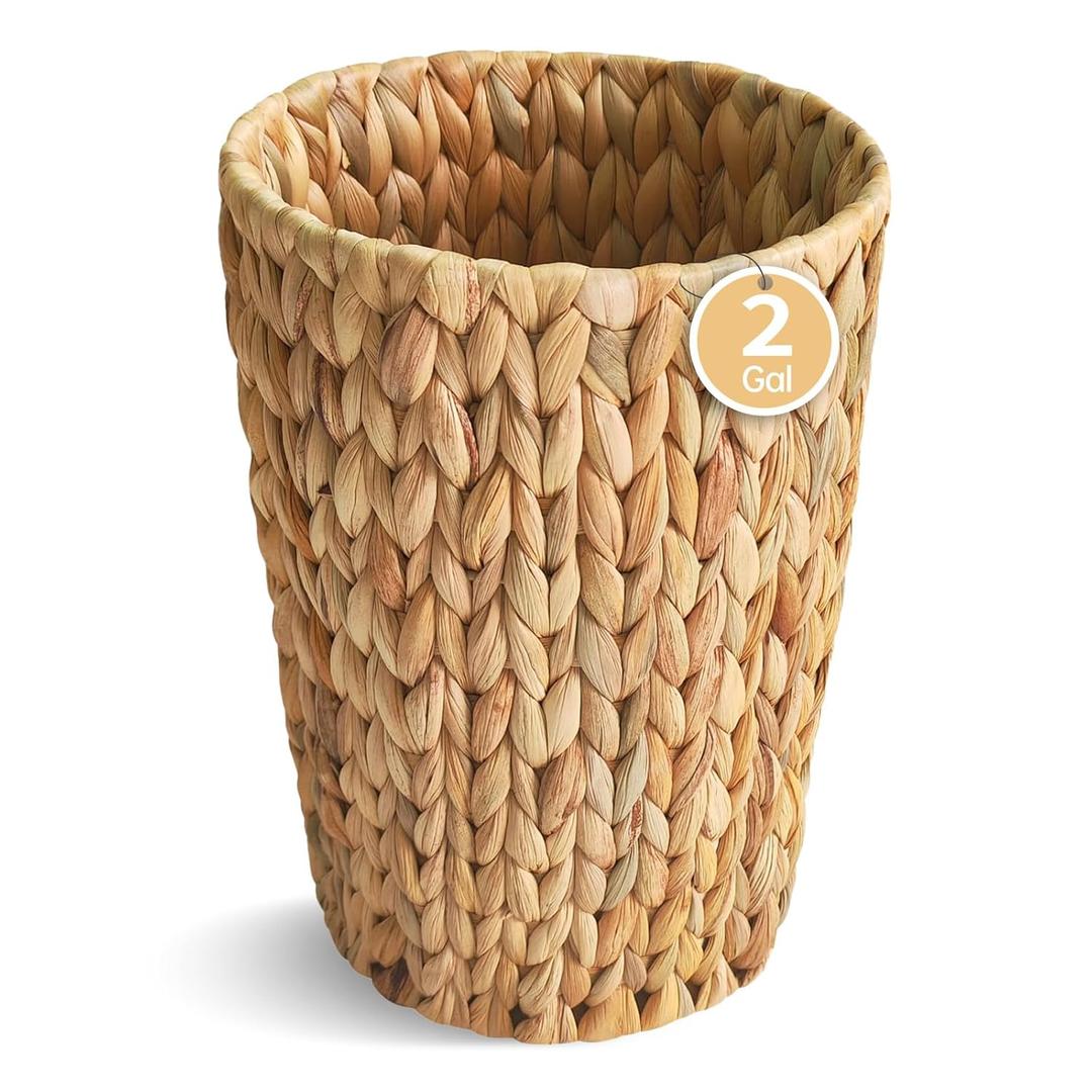 Coeusy Wicker Trash Can,Small Bathroom Trash Can,Water Hyacinth Wicker Waste Basket for Bathroom,Boho Waste Basket for Bedroom,Home Office,Compact Spaces(2 Gallon Round)