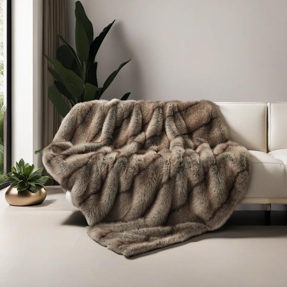 inchgrass Luxury Fluffy Brown Faux Fur Throw Blanket, Cozy Warm Fur Blanket for Living Room,Couch, Sofa, Chair, Bed, Soft Plush Fuzzy Thick Blanket (Brown, 50''x60'')