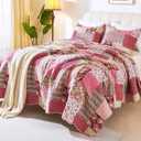 Cmfshape Romantic Patchwork Quilt Set Queen Size, Reversible Bedspread Coverlet 3-Piece, Floral Bed Cover Set with Pillow Shams, Lightweight Microfiber Bedding Set for All Season (Hot Pink, 90x90)