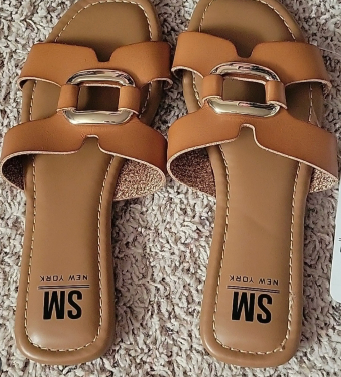 SM New York Comfortable Sandals for Women Size 6