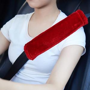 2 Packs Car Seatbelt Covers Shoulder Pad for More Comfortable Driving, Universal Seat Belt Cover for Handbag Camera Backpack Straps, Soft Faux Sheepskin Wool Seat Belt Cushion (Red)