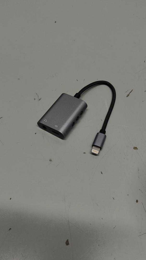 DI ZGEAR 24 BIT 8 PIN MFI TO 3.5MM/8PIN