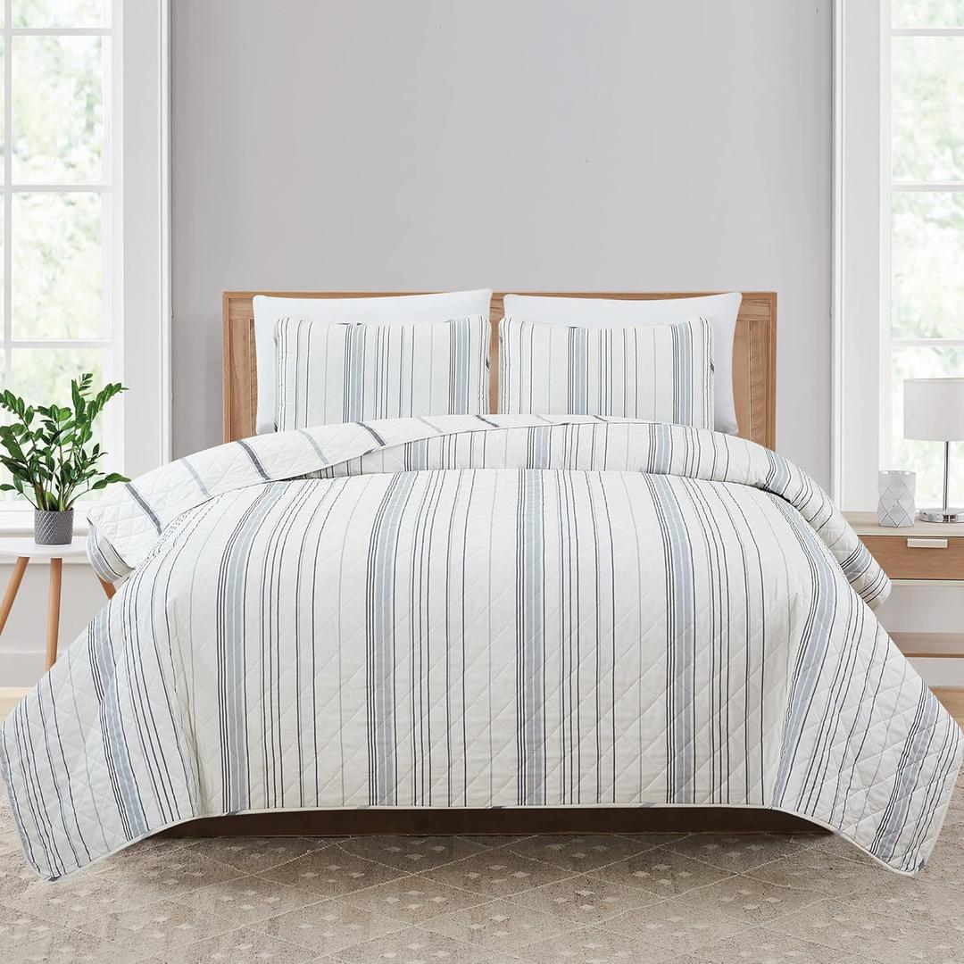 Market & Place 3 Piece Reversible Quilt Set with Shams | All-Season Soft & Lightweight Bedspread with Modern Striped Pattern | Sofia Collection (King, Ivory/Grey)
