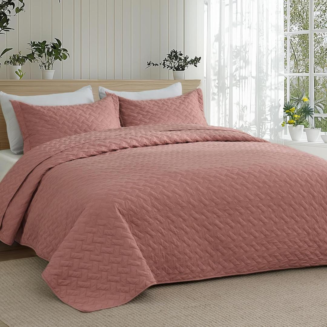 Bedsure Quilts Queen Size - Lightweight Bedspreads Queen Size with Basket Weave Pattern, Soft Quilt Bedding Set, Grayish Pink Comforter Set Coverlet for All Seasons with 2 Pillow Shams (90" x 96")