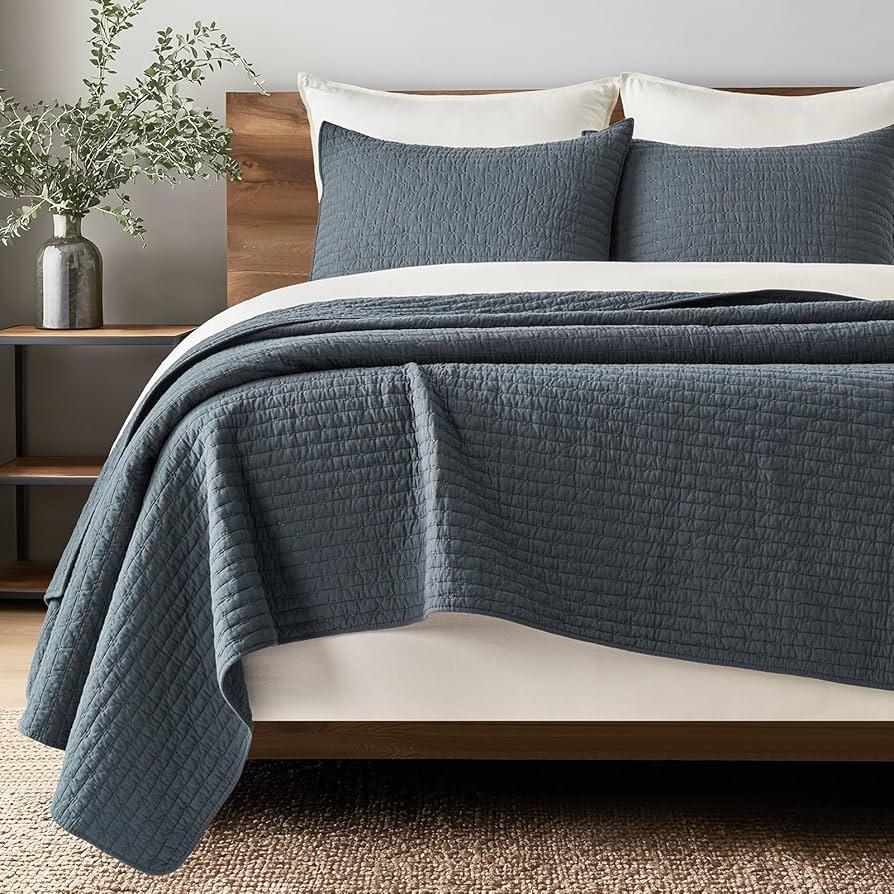 EVERGRACE Cross Stitch Pre-Washed Cotton Quilt Bedding Set King Size, Oversized 3 Pieces Lightweight Bedspread Coverlet for All Season, with 2 Matching Shams, Midnight Blue, 108"x96" | Cross Stitch, Timeless, 100% Cotton, Pre Washed, Oeko-Tex Certified, Oversized