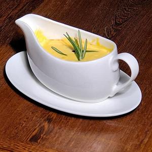TripDock 17 Ounce Ceramic Gravy Boat with Ceramic Saucer Stand/Tray