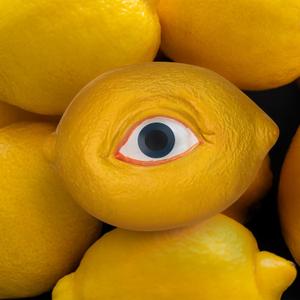 Realistic Halloween Lemon Eyeballs Props Artificial Lemon Eyeball Decorations Life Sized Freaky Fruit All Seeing Lemons Prop Horror Plant Decorations for Halloween Party Supplies
