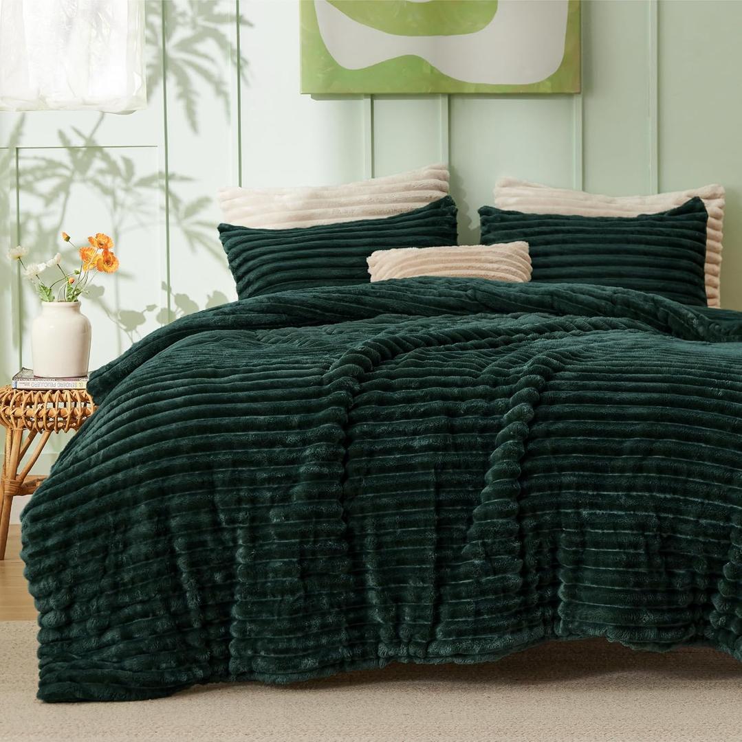 Bedsure Queen Comforter Set - GentleSoft 3 Pieces Fluffy Double-Side Fleece Comforter Set, Cozy Striped Room Decor Aesthetic, Luxury Emerald Bedding Queen Size with 2 Pillowcases, 90x90 Inches