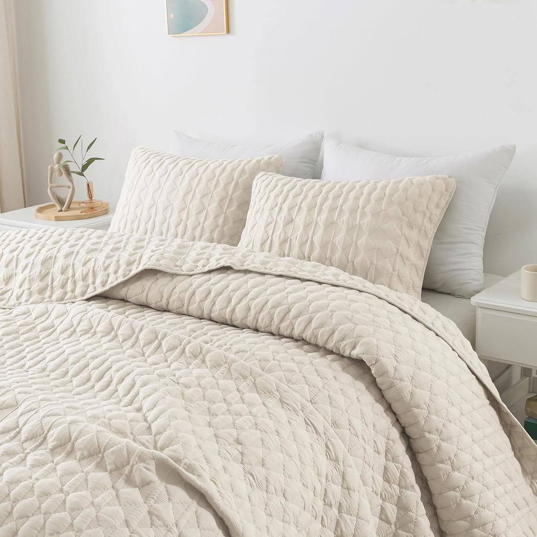 WDCOZY Ivory Oversized California Cal King Size Quilt Bedding Sets with 2 Pillow Shams, Lightweight Soft Bedspread Coverlet Bed Cover for All Season, 3 Pieces, 116x106 inches (California King, Ivory (Warm Yellow Tint))