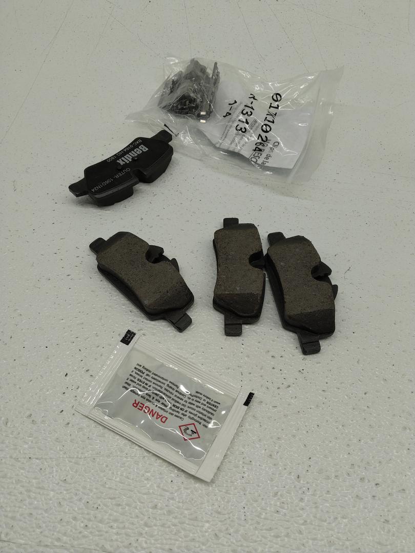 BXC-9164-HG 1800 Bendix Semi-Metallic Front Brake Pads