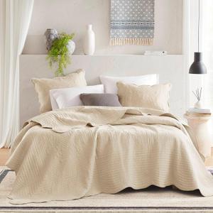 Madison Park Tuscany Quilt Set-Casual Damask Stitching Design Lightweight Coverlet Bedspread Bedding, Shams, King/Cal King(108"x96"), Medallion Cream 3 Piece