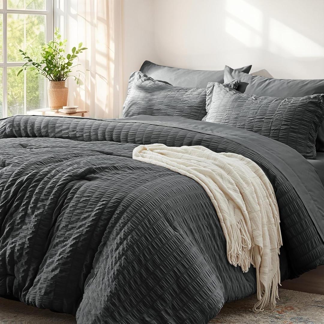 Zzlpp Queen Comforter Set 7 Pieces, Olive Green Seersucker Bed in a Bag with Comforter and Sheets, All Season Bedding Sets with 1 Comforter, 2 Pillow Shams, 2 Pillowcases, 1 Flat Sheet