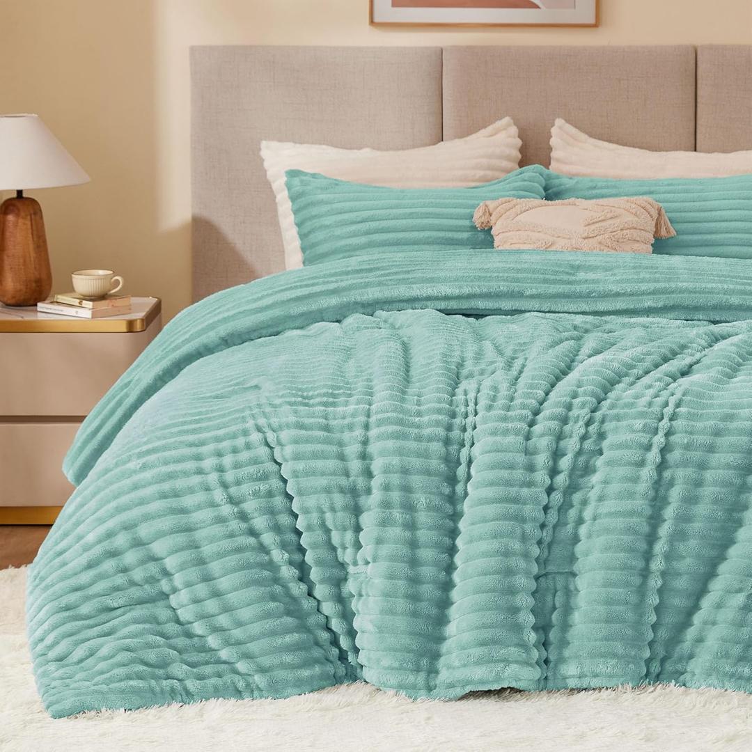 BEDELITE Fleece King Comforter Set -Super Soft & Warm Fluffy Haze Blue Bedding, Luxury Fuzzy Heavy Bed Set for Winter with 2 Pillow Cases