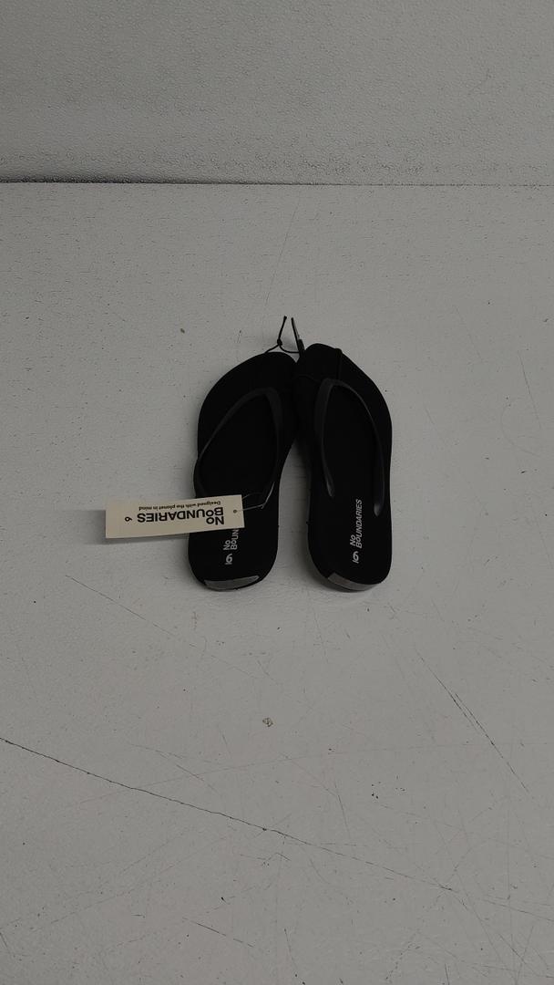 No Boundaries Summer Slipper for Women, Black size 6