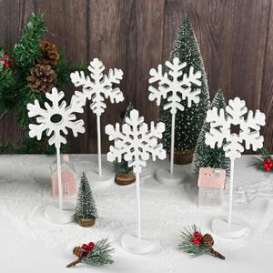 AimFun 5 Pcs Wooden Christmas Snowflake Sign Winter White Glitter Snowflake Decorations Holiday Wonderland Snowflake Wood Stand Signs for Xmas Party Home Tabletop Tiered Tray Decor