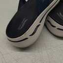 Skechers Women's Flip-Flop (5, Navy/White)