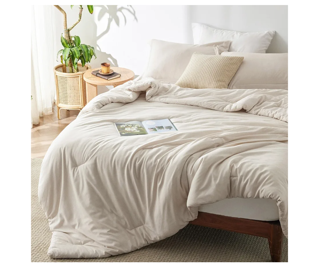 Bedsure Oversized Queen Comforter Set - Beige Soft Bedding for All Seasons, Cationic Dyed Bed Set, 1 Pieces, 1 Oversized Queen Size Comforter (98"x98")