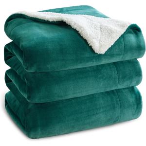 Bedsure Sherpa Fleece Blankets King Size for Bed - Thick and Warm, Soft Fuzzy Plush King Blanket for Winter, Forest Green, 108x90 Inches