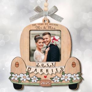 3 x Just Married Personalized Christmas Ornaments - Wedding Gifts for Couples 2025, Bridal Shower Gift for Bride, Custom Wooden Ornaments with Picture, Newly Wed Gifts for The Couple Mr and Mrs Engagement