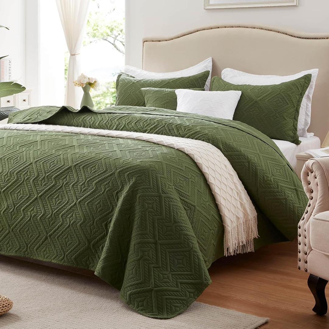 LEAONME Quilt Set King Size 3 Pieces, Lightweight Olive Green Bedspread-98''x106'', Soft Microfiber Summer Quilt/Coverlet,Luxurious Warm Bedding Sets for All Seasons (Includes 1 Quilt, 2 Shams)