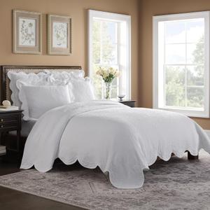 Charleston Estate Modern Farmhouse Floral Matelasse Coverlet with Scalloped Edges, 100% Cotton Breathable Bedding, King/Cal King, White Floral Charleston Estate Modern Farmhouse Floral Matelasse Coverlet with Scalloped Edges, 100% Cotton Breathable Bedding, King/Cal King, White Floral