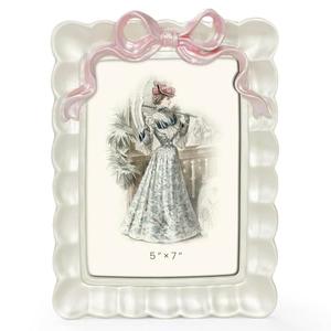 GUOER Vintage 5x7 Picture Frame with Bow Antique Ornate Table Top and Wall Mounting Photo Frame with High Definition Glass Front for Home Decor, Photo Gallery, Art(5x7, Pearl White)