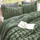 Amlie Home Tufted Boho Comforter Set Queen Size, 3 Pieces Soft Textured Bed Set, Lightweight Breathable Comforter for All Seasons, Farmhouse Shabby Chic Jacquard Bedding, Cozy Gift for Women, Green