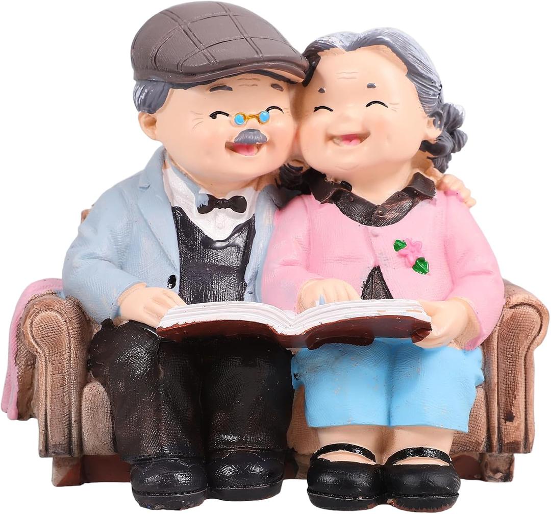 Old Couple Figurines,Loving Elderly Couple Figurines Romantic Couple Sculpture,Present for Valentine's Day Anniversary Wedding (12.5X12X9CM)