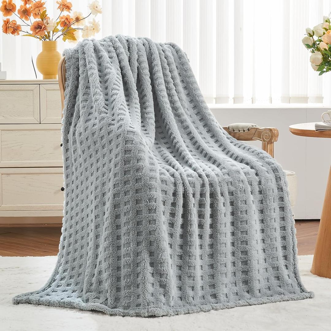 NEWCOSPLAY Super Soft Throw Blanket Grey Premium Silky Flannel Fleece 3D Waffle Checkered Lightweight Bed Blanket All Season Use (Light Grey, Throw(50"x70"))